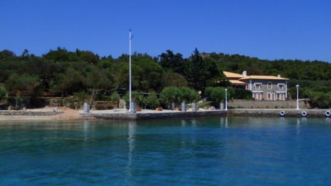 snorkeling-boat-karystos-evia-greece-trip.jpg2