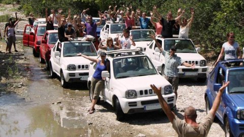 jeep-safari-4x4-off-road-rethymno-crete-greece-creta.jpg2