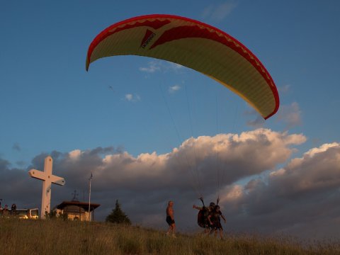 paragliding-tandem-flights-chalkidiki-grece-αλεξιπτωτο-πλαγιας-παραπεντε.jpg3