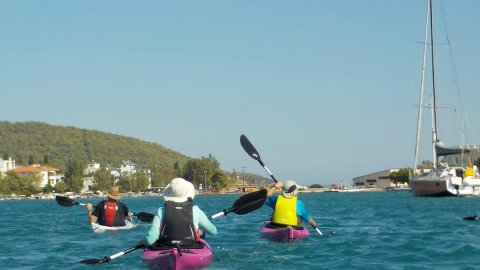 sea-kayak-poros-tour-greece-saronic-canoe.jpg3