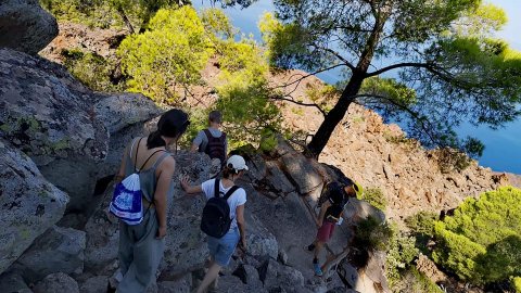hiking-tour-methana-volcano-greece-peristera-cave-πεζοπορια.jpg5