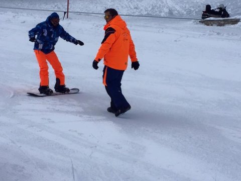 ski-snowboard-lessons-kalavryta-helmos-greece-μαθηματα.jpg9