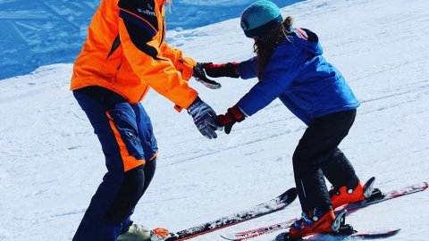 ski-snowboard-lessons-kalavryta-helmos-greece-μαθηματα