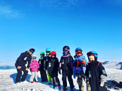 ski-snowboard-lessons-parnassos-μαθηματα-greece-χιονοδρομικο-center.jpg2