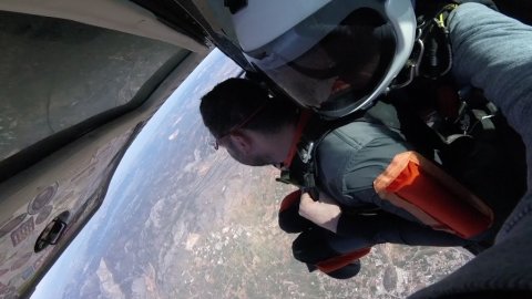 skydive-athens-attica-greece-tandem-flighs-ελεύθερη-πτωση-αλεξιπτωτο.jpg10