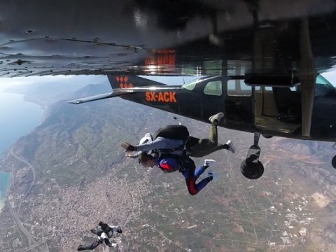 skydive-athens-attica-greece-tandem-flighs-ελεύθερη-πτωση-αλεξιπτωτο