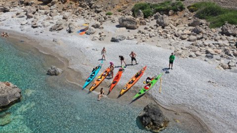 sea-kayak-crete-sfakia-loutro-greece-creta.jpg12