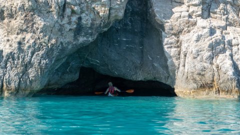 sea-kayak-crete-sfakia-loutro-greece-creta.jpg5