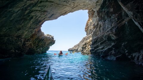 sea-kayak-crete-sfakia-loutro-greece-creta.jpg4