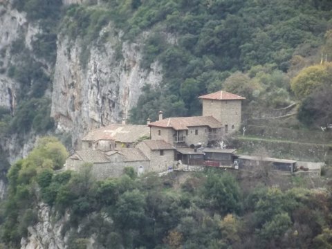 hiking-lousios-river-gorge-φαραγγι-ποταμος-λουσιος-canyon-πεζοπορια-greece-ποταμι (3)