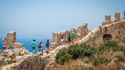 hiking-navarino-bay-greece-messinia-πεζοπορία.jpg2