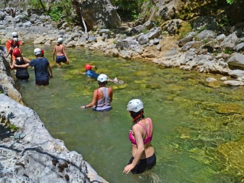 river-trekking-bolovinena-canyon-evia-greece-euboea-hiking-πεζοπορία-φαράγγι-ποτάμι.jpg7