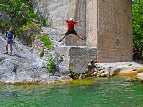 river-trekking-bolovinena-canyon-evia-greece-euboea-hiking-πεζοπορία-φαράγγι-ποτάμι.jpg2