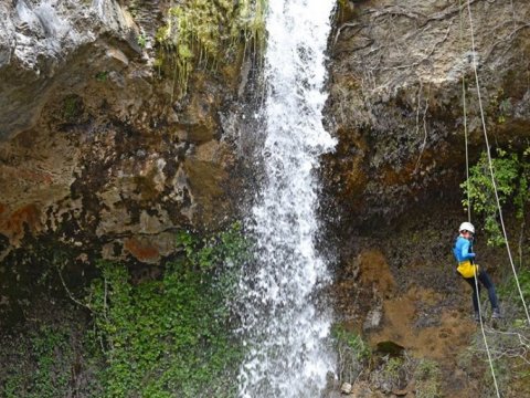 canyoning-drimonas-waterfall-evia-greece-gorge-καταρράκτες-euboea.jpg2