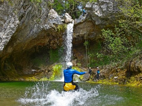 canyoning-drimonas-waterfall-evia-greece-gorge-καταρράκτες-euboea