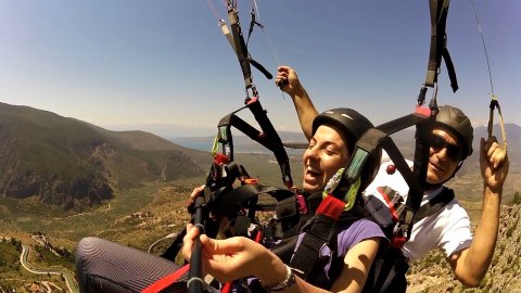 paragliding-Delphi-Greece-παραπεντε-αλεξιπτωτο-πλαγιας-Δελφούς.jpg12