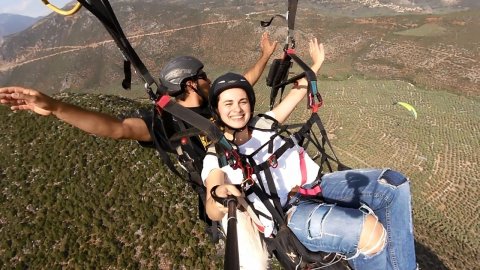 paragliding-Delphi-Greece-παραπεντε-αλεξιπτωτο-πλαγιας-Δελφούς.jpg10