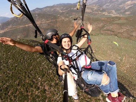 paragliding-Delphi-Greece-παραπεντε-αλεξιπτωτο-πλαγιας-Δελφούς.jpg10