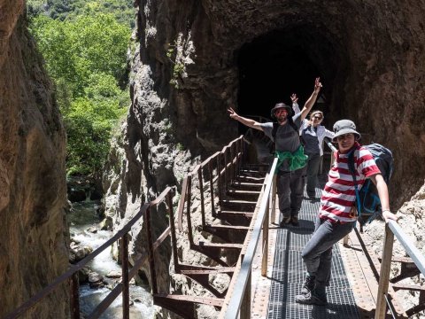 hiking-vouraikos-gorge-canyon-greece-πεζοπορια-trekking-φαραγγι