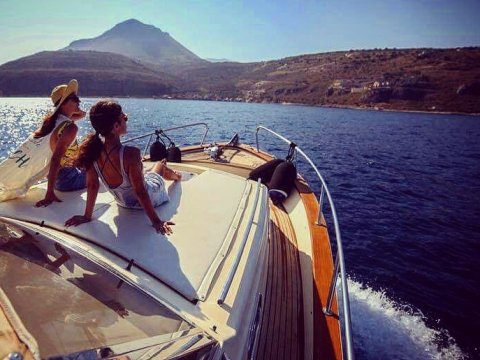 mani-boat-cruise-kardamili-karavostsi-tour-greece.jpg2