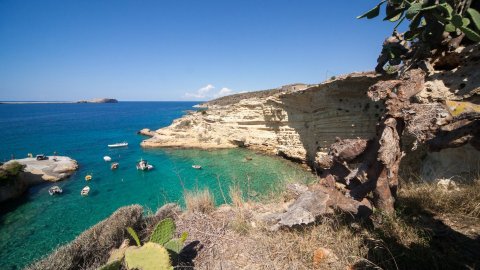 Εκδρομή με Σκάφος Μάνη (Καραβοστάσι- Γερολιμένας)