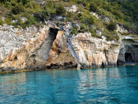 paxos-antipaxos-boat-trip-cruise-greece-blue-cave-σκάφος-παξους-αντιπαξους.jpg8