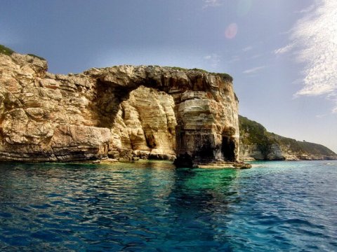 paxos-antipaxos-boat-trip-cruise-greece-blue-cave-σκάφος-παξους-αντιπαξους.jpg4