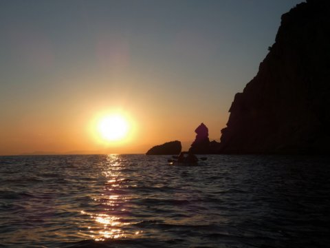 Sunset-sea-kayak-tour-thassos-greece (2)