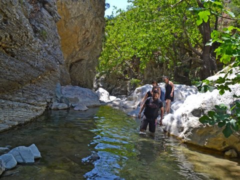 river-trekking-hiking-manikia-waterfalls-evia-greece-πεζοπορια-καταρράκτες.jpg5