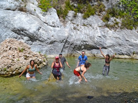 river-trekking-bolovinaina-nileas-evia-hiking-canyon-gorge-φαραγγια-ευβοια-πολοβίναινα-greece.jpg3