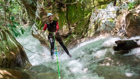 river-trekking-canyonig-neda-camping-greece-πεζοπορια.jpg9