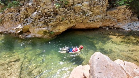 river-trekking-canyonig-neda-camping-greece-πεζοπορια.jpg4