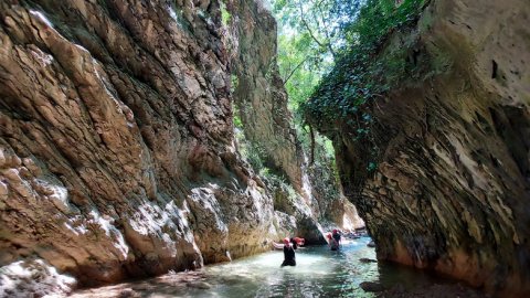 river-trekking-canyonig-neda-camping-greece-πεζοπορια.jpg2