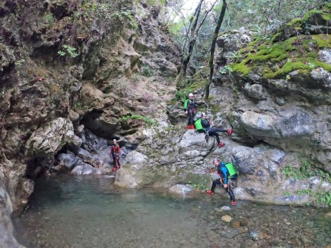 canyoing-vasilika-papades-waterfalls-greece-φαραγγι-βασιλικων-καταρρακτες-παπαδες.jpg2