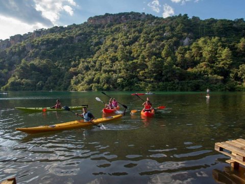 Καγιάκ, SUP & Πεζοπορία στη λίμνη Ζηρού