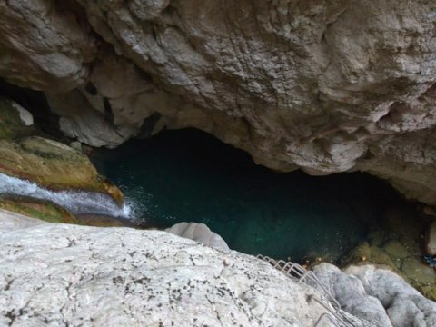 via-ferrata-evrytania-mayri-spilia-black-cave-greece (12)