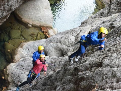 via-ferrata-evrytania-mayri-spilia-black-cave-greece (10)