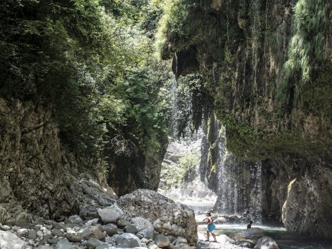 river-trekking-panta-vrexei-canyon-waterfalls-gorge-evrytania-karpenisi-greece (7)