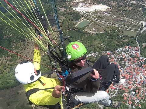 paragliding-tandem-flight-kaimaktsalan-αλεξιπτωτο-πλαγιασ-παραπεντε (2)