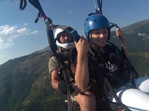 paragliding-tandem-flight-kaimaktsalan-αλεξιπτωτο-πλαγιασ-παραπεντε (3)