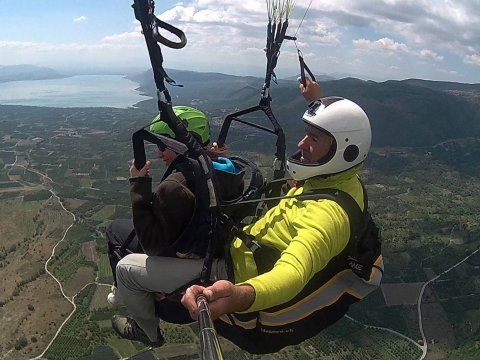 paragliding-tandem-flight-kaimaktsalan-αλεξιπτωτο-πλαγιασ-παραπεντε (6)