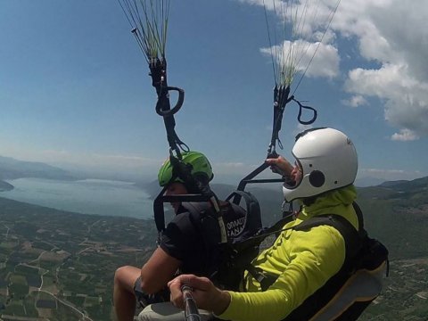 paragliding-tandem-flight-kaimaktsalan-αλεξιπτωτο-πλαγιασ-παραπεντε (7)