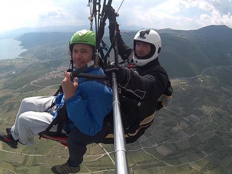 paragliding-tandem-flight-kaimaktsalan-αλεξιπτωτο-πλαγιασ-παραπεντε (9)