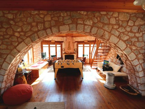 elati-stone-chalet-mainalo-greece-house (8)