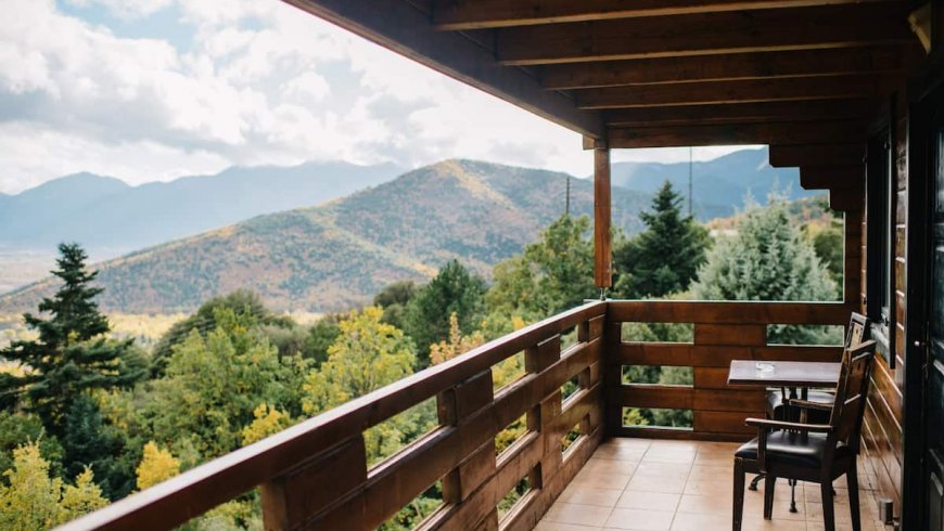 Wooden House in Feneos near Doxa Lake