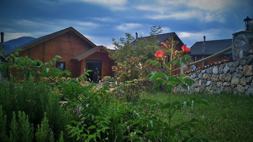 Wooden House in Feneos near Doxa Lake