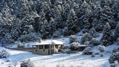 Ορεινό Σαλέ Ζήρειας, κοντά στον Φενεό/Λίμνη Δόξα