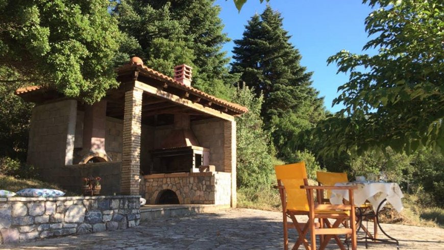 Ορεινό Σαλέ Ζήρειας, κοντά στον Φενεό/Λίμνη Δόξα