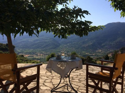 mountain-chalet-ziria-feneoa-doxa-lake-greece (1)