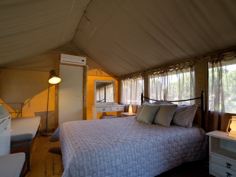 glambing-tents-agrikies-marathopoli-accommodation-messinia-greece-διαμονη (9)